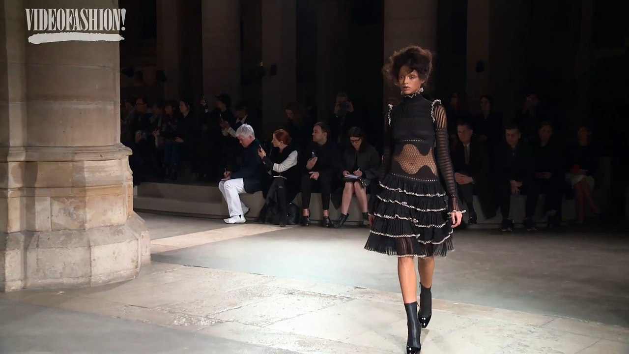 FIRST LOOK: Alexander McQueen - Fall 2015 - Paris Fashion Week