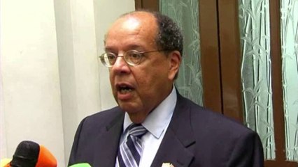 Report TV - Withers në Vlorë: Kam mësuar t'i ve kapelen secilit sipas kokës