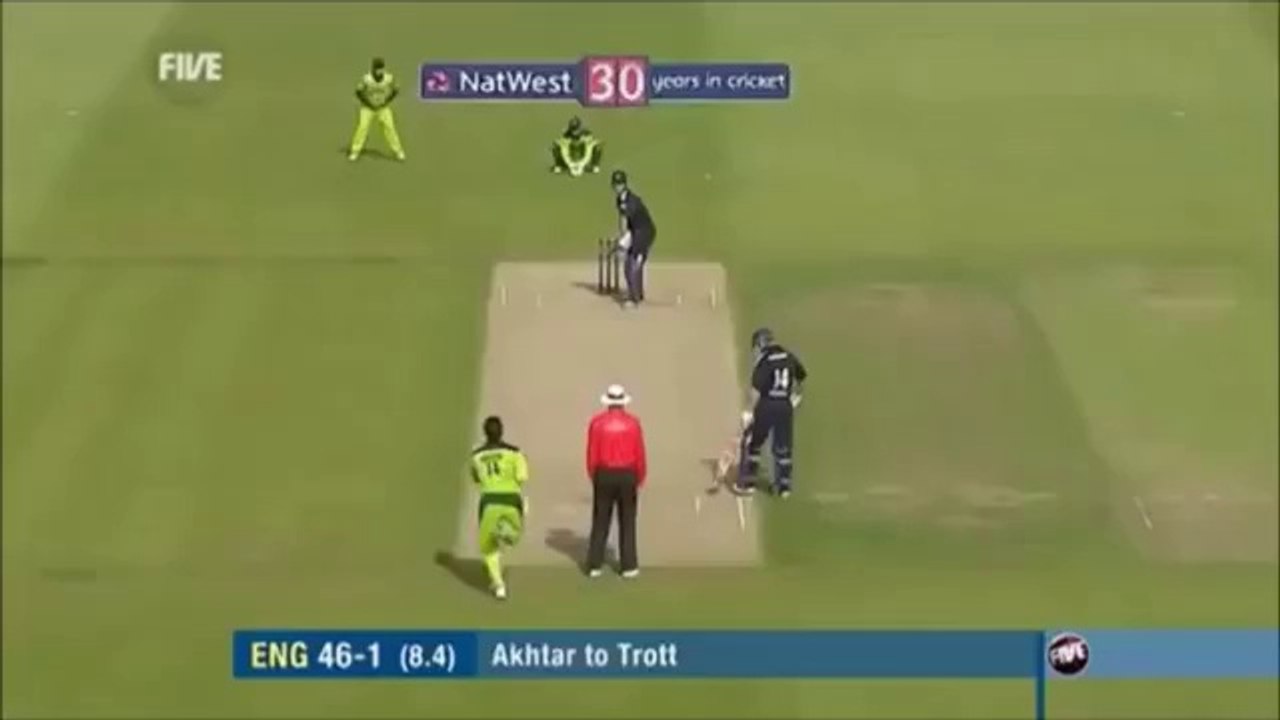 Shoaib Akhtar Rawalpindi Express At His Best! - 11 Wickets vs England ,2010
