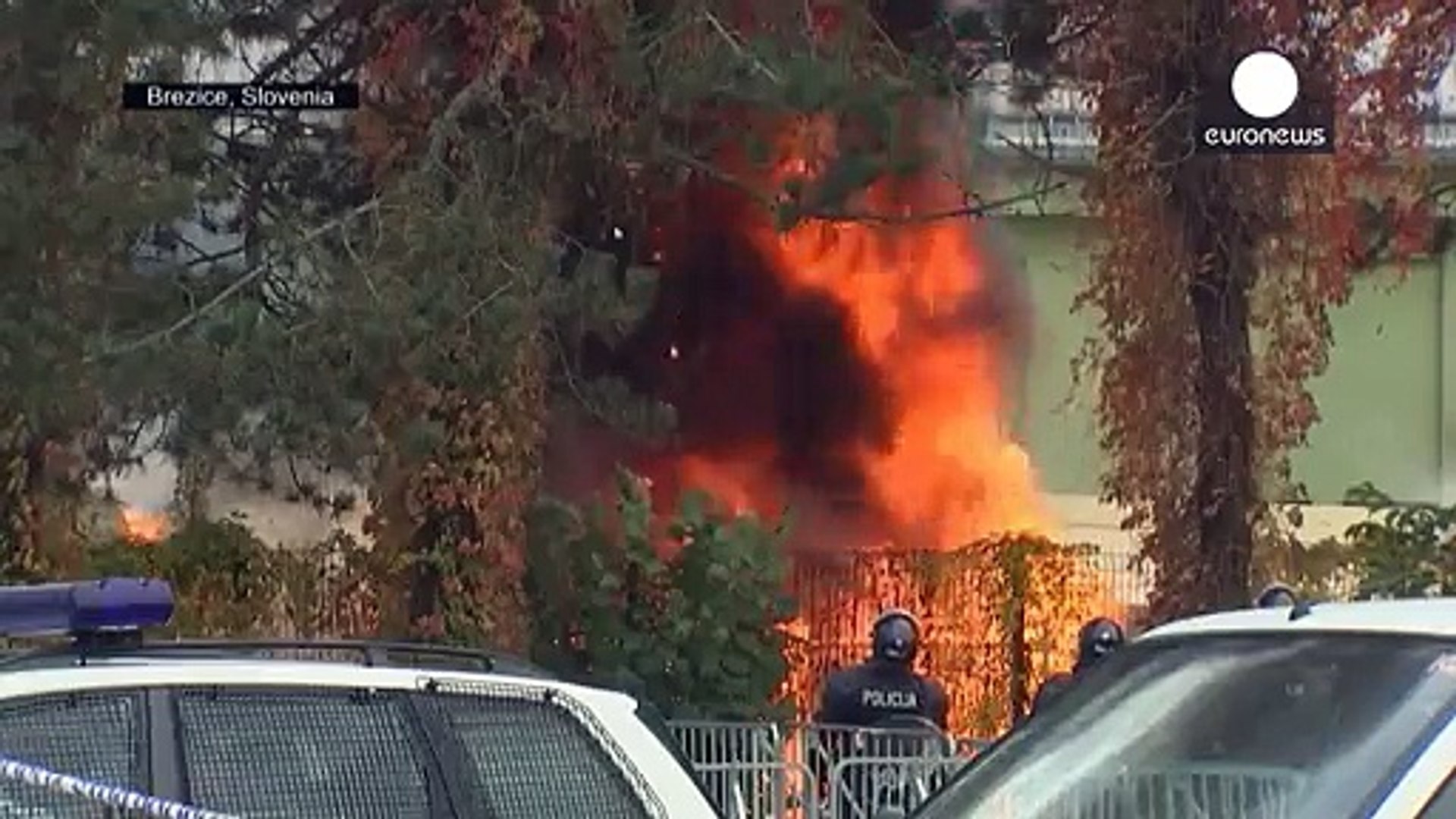 ⁣Словенія: пожежа у таборі втікачів