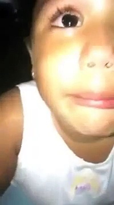Niña se Roba El Corazon del Todos Pidiendo Un Helado a Su Madre