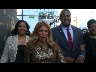 SuperLatina hace de las suyas en la alfombra dorada del NFL Draft 2015 en Chicago!