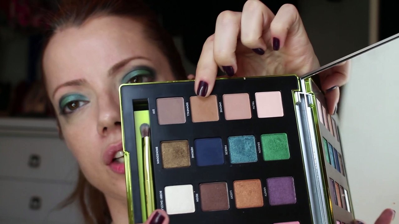 Julia Petit Passo a Passo do Besouro Verde Maquiagem