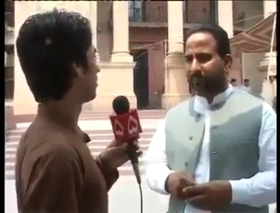 Pakistani Politicians Speaking English Very Very funny, (Hahahah""" most talented politician )