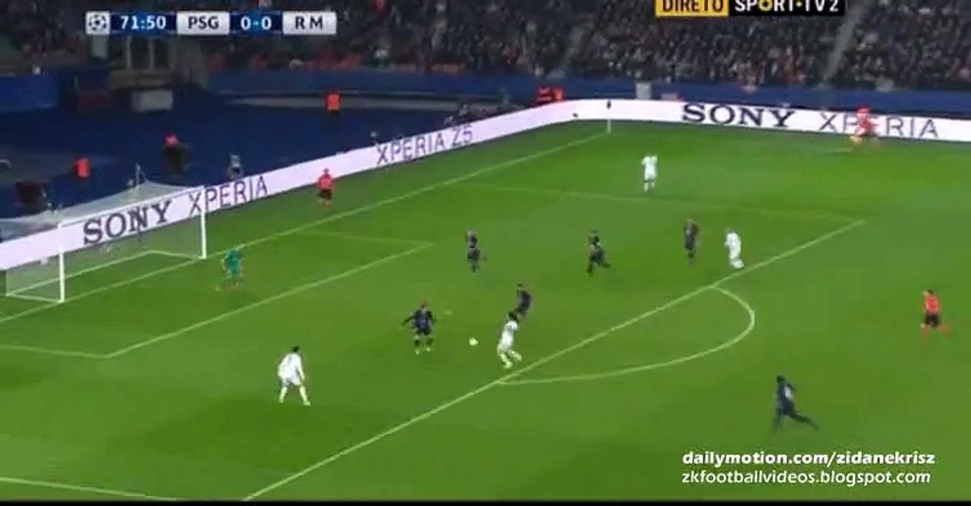 Cristiano Ronaldo INCREDIBLE Miss - PSG v. Real Madrid 21.10.2015 HD