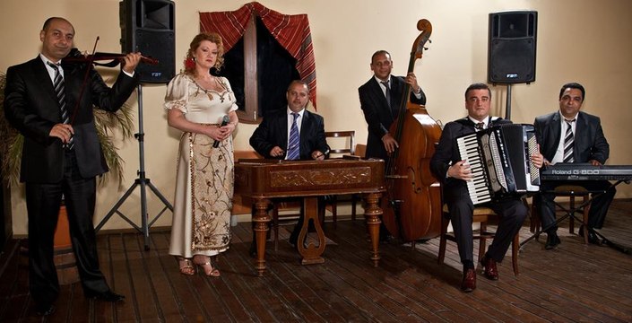 Formatie Nunta - Muzica Pentru Nunti Si Botezuri Cu Formatia Simona Tone