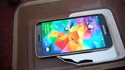 Samsung Galaxy S5 in Liquid Mercury Test