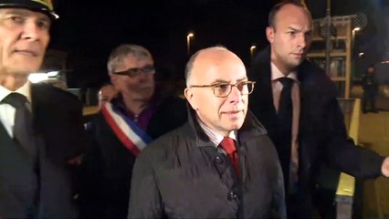 Moirans: Bernard Cazeneuve venu féliciter les forces de l'ordre