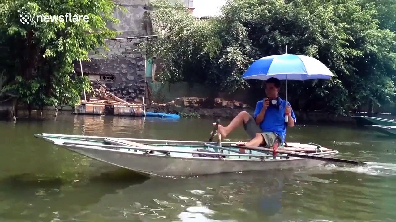 People can row with their feet in Vietnam!