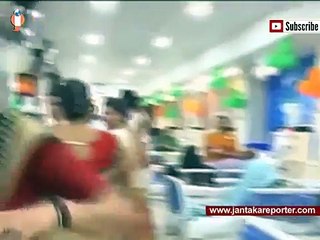 下载视频: Doctors dancing of loud music  in ICU ward in Sola Civil Hospital, Ahmedabad,Gujarat