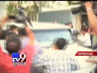 Descargar video: Second sedition case against Hardik Patel; two aides arrested in Ahmedabad - Tv9 Gujarati