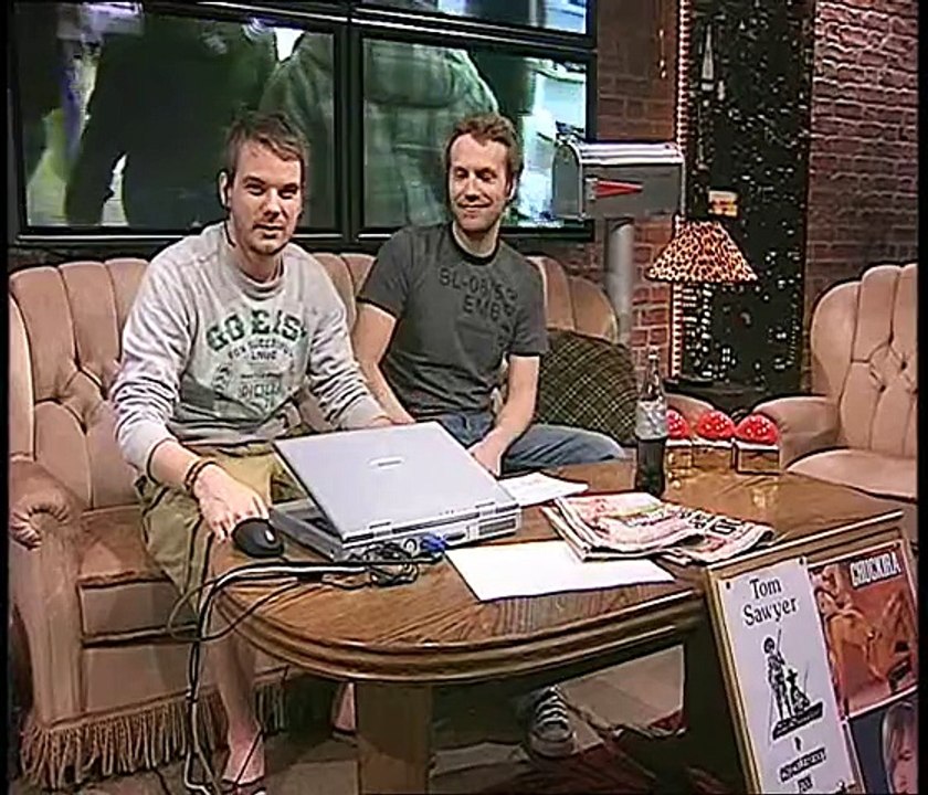 Late Knights - Standby des Laptops und Nils Tastatur