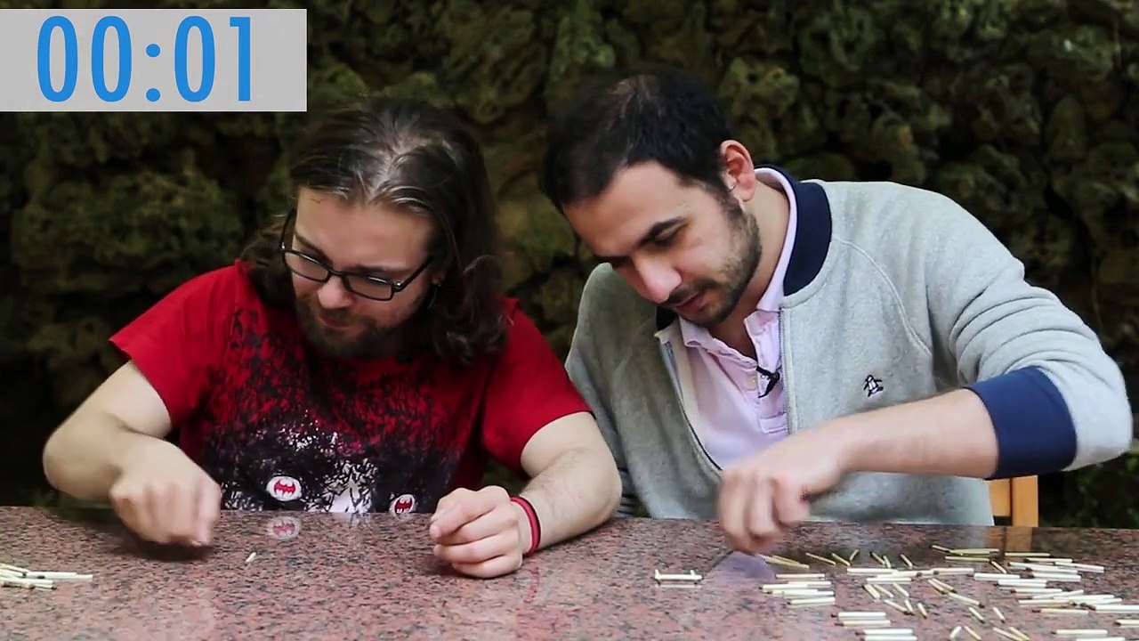 Rekor Denemesi: Kibritten Kule Yapmak