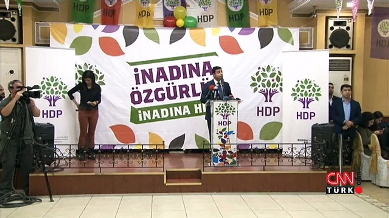 "Verdiğiniz oylarla başbakan bizi ölümle tehdit ediyor"