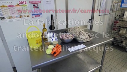 la fabrication des andouillettes du traiteur Saint Jacques