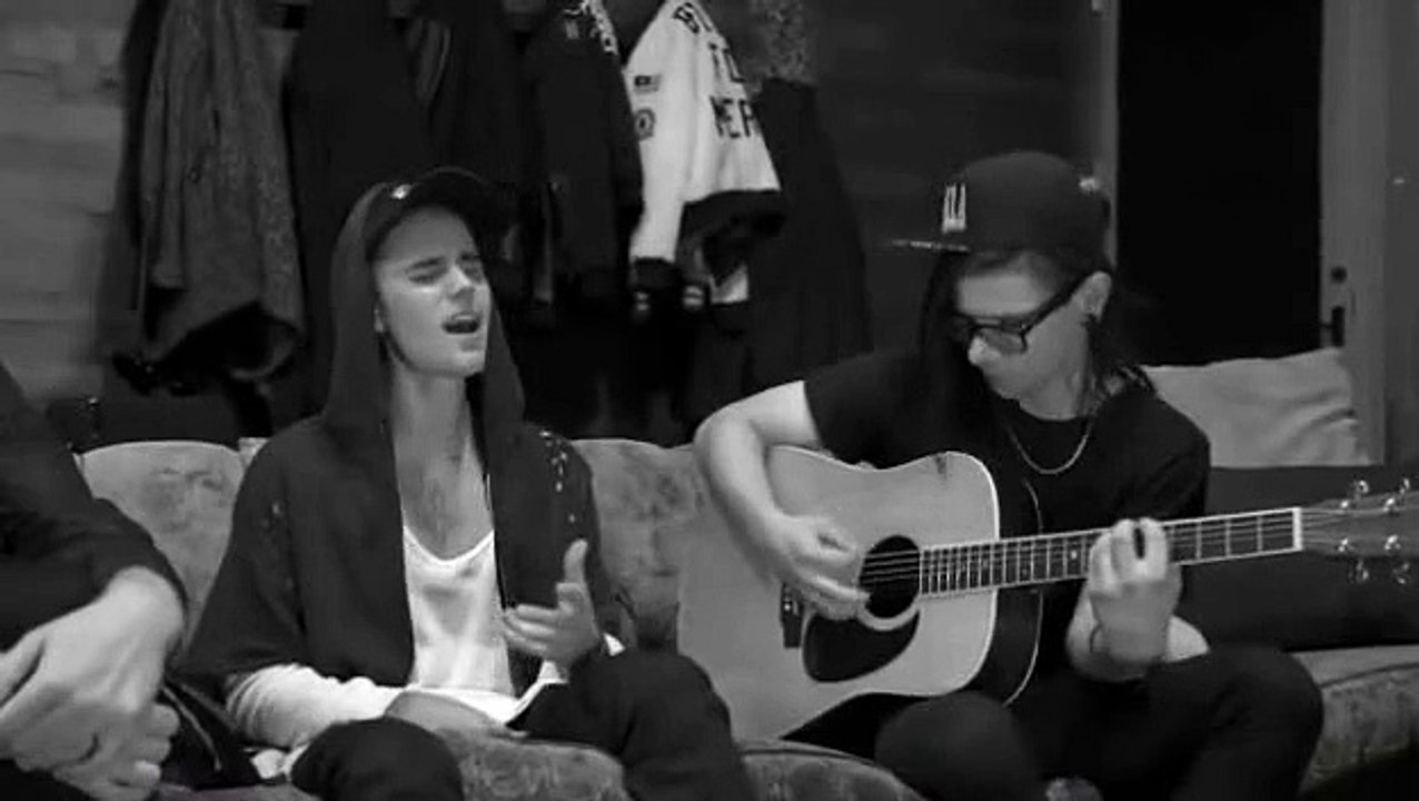Justin Bieber Teases New Single "Sorry" Releasing Acoustic Snippet