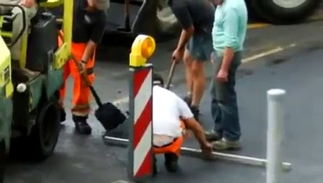 Как делают дороги в Германии и России.Разница Жесть!