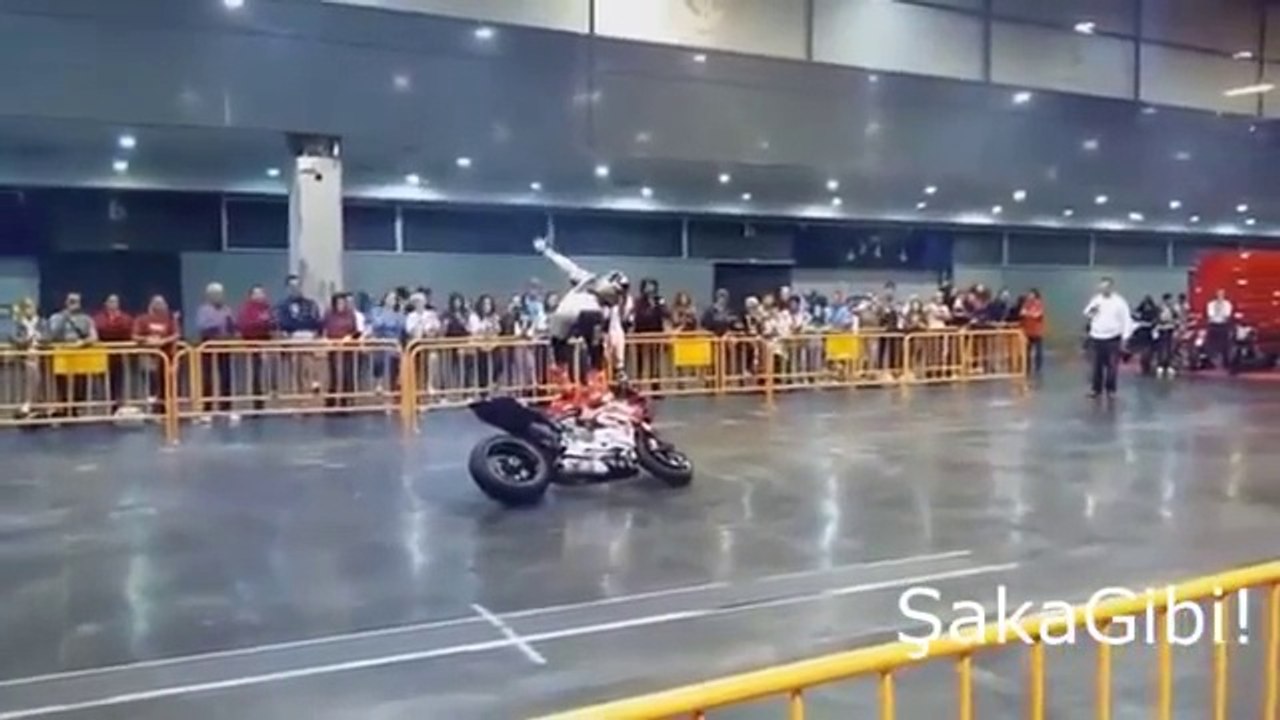 Şaka Gibi! - İnanılmaz komik motor kazaları