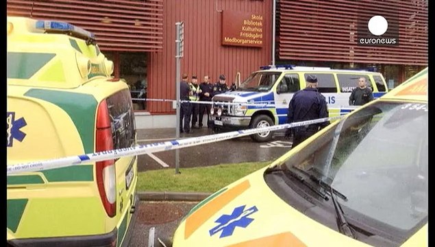 Terrore in Svezia: un uomo con una spada irrompe in una scuola, un morto e quattro feriti