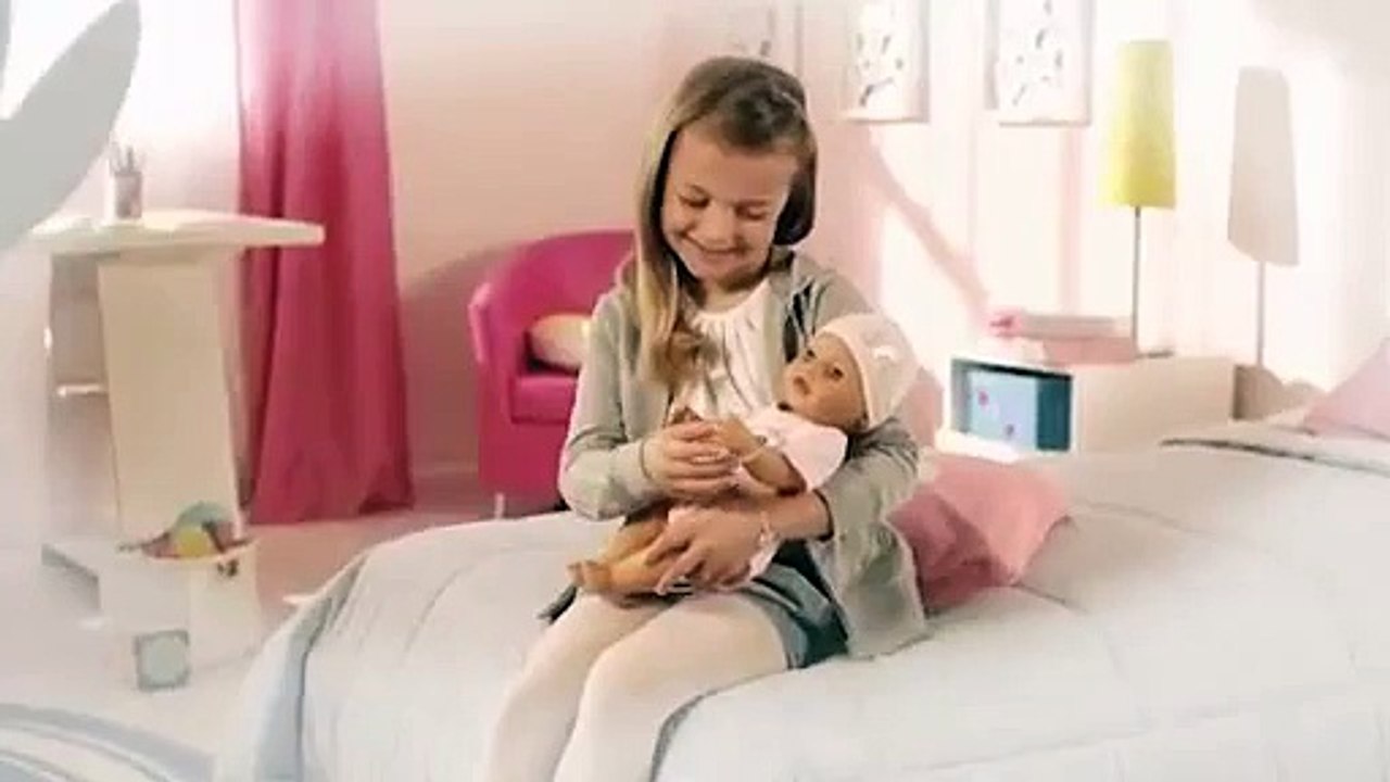 ToysRUs présente le Poupon Baby Born et sa baignoire intéractive