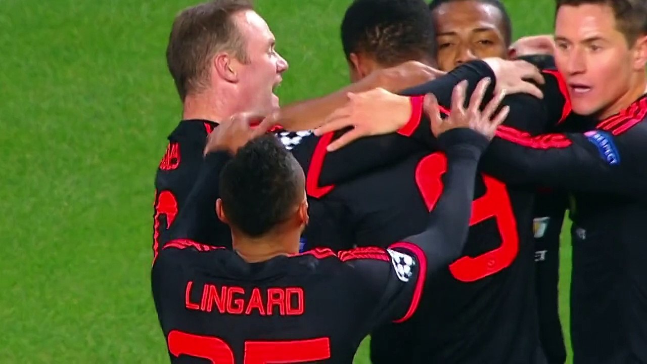 Zap Foot du 22 octobre : Ronaldo agacé par un contrôle anti-dopage, la tête plongeante de Martial, violents incidents dans un bar entre les fans de Man.City et Séville.