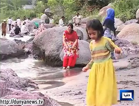 آزاد کشمیر میں برف اور جنگلات سے ڈھکے پہاڑ ،حسین وادیاں، بلندی سے گرتے آبشار،ٹھنڈے پانی کے چشمے قدرت کے انمول تحفےہیں