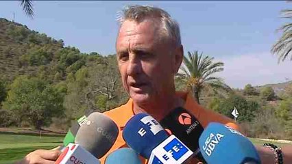 Former Barcelona coach Cruyff diagnosed with lung cancer
