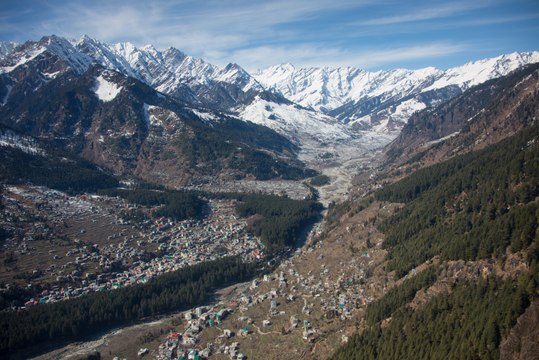 Snowboarding In India - Fredi Kalbermattern Shreds The Himalayas