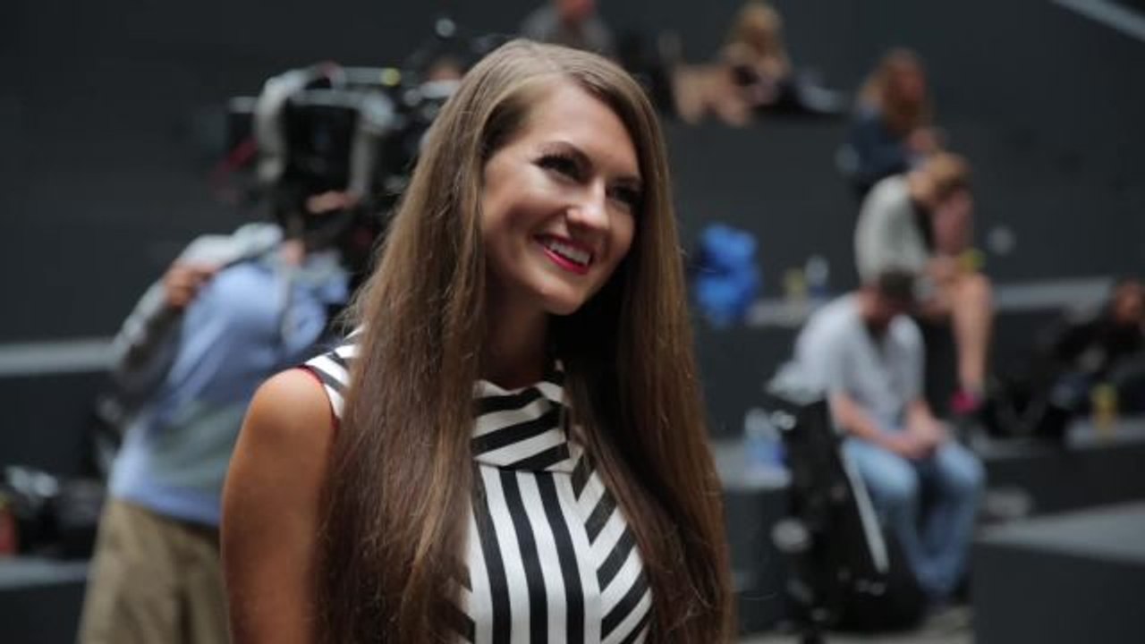 Style Setters | Sponsor Content - Deep Side Part by TRESemmé: Street Style Hair Tutorial