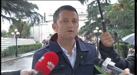 Download Video: Familjarët e Remzi Hoxhës , Peticion deputetëve: Të zbardhet e vërteta- Ora News