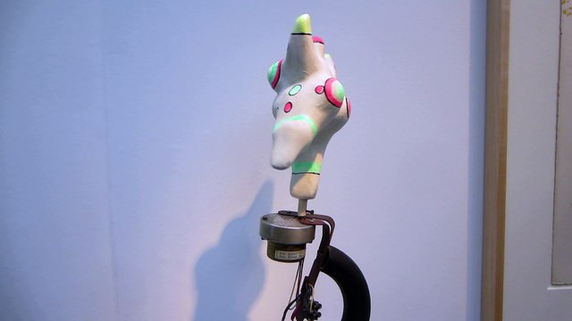 Nicky de Saint Phalle et Jean Tinguely tournoient