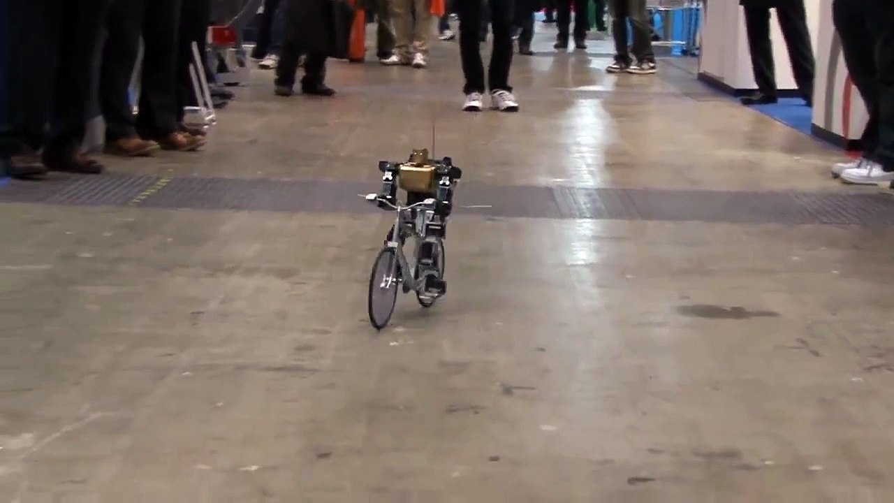 Amazing Cycle Riding Robot