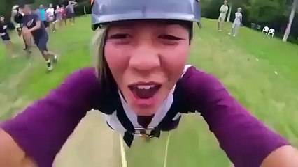 Eğlenceyi doruklarında yaşayan insanlar