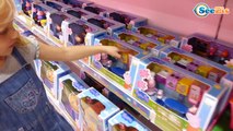 ✔ Кукла Монстер Хай и девочка Маша. Поход в детский магазин игрушек - Monster High Abbey Bominable ✔