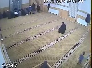 هذا ما يحدت عندما نترك الأطفال في المسجد