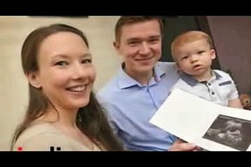 Nyata Bayi Dalam Perut Acungkan Jempol