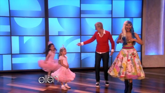 Nicki Minaj Sings Super Bass with Sophia Grace (Full Version)