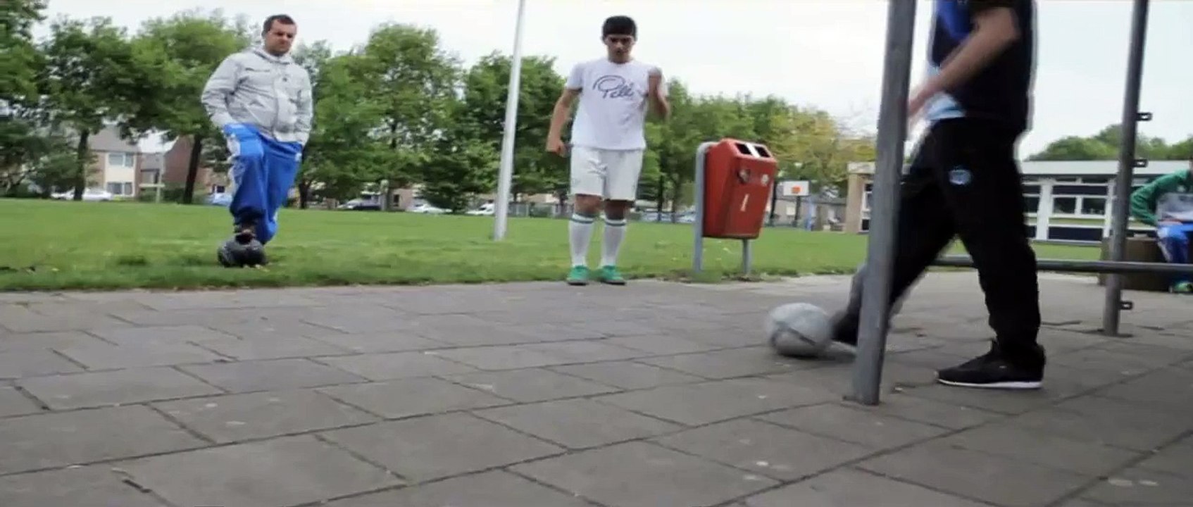 Amazing Freestyle Football & Street Soccer Tricks