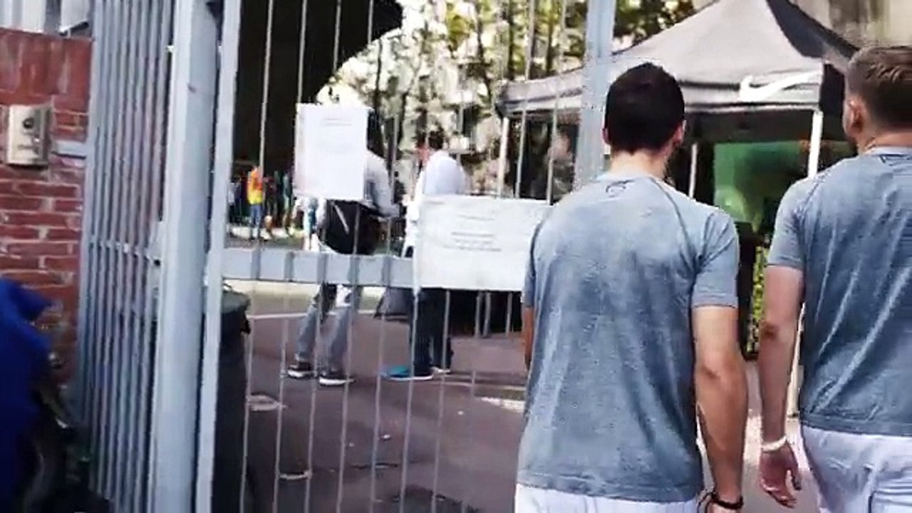 Insane Football Skills - freekickerz feat. SkillTwins, F2Freestylers, Ashley Cole - Sean Garnier