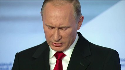 Syrie: Poutine fustige le "double jeu" occidental