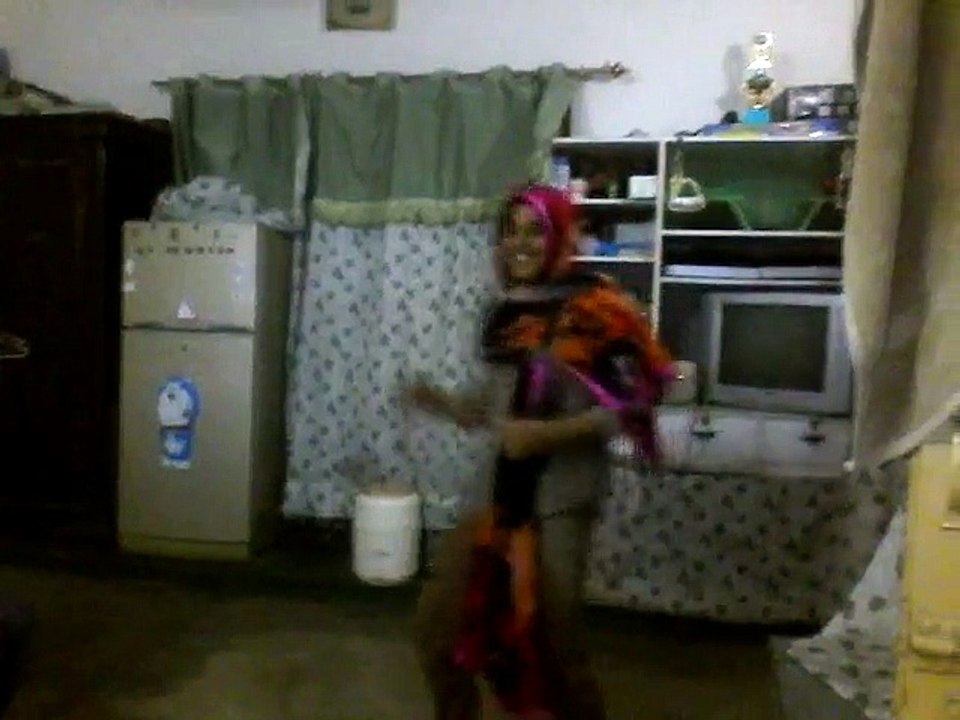 HAHAHA DANCE VERY FUNNY