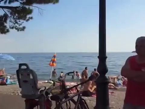 Случай на пляже ! Красота .Смотрите до конца.