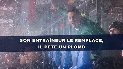 Son entraîneur le remplace, il pète un plomb