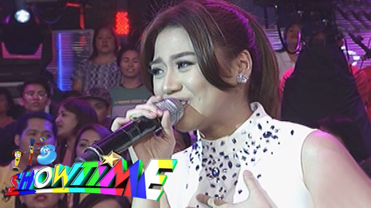 It's Showtime: Morisette sings "Nothing's Gonna Stop Us Now"