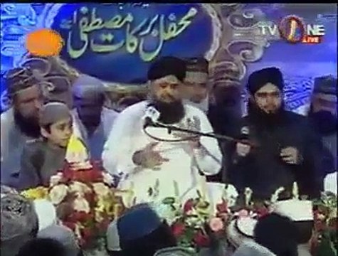 Her Waqt Tassawur Mein Madinay Ki Gali Ho - Muhammad Owais Raza Qadri - New Mehfil e Naat Shab-e-Baraat [2015] Tv One - Video Dailymotion