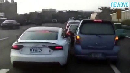 Dünyanın En İlginç Yol Verme Kavgası