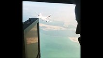 Un avion A380 frôle un hélicoptère au dessus de Dubaï... Dingue