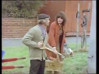 Ra đường cấm các bạn nữ mạc quần kiểu này