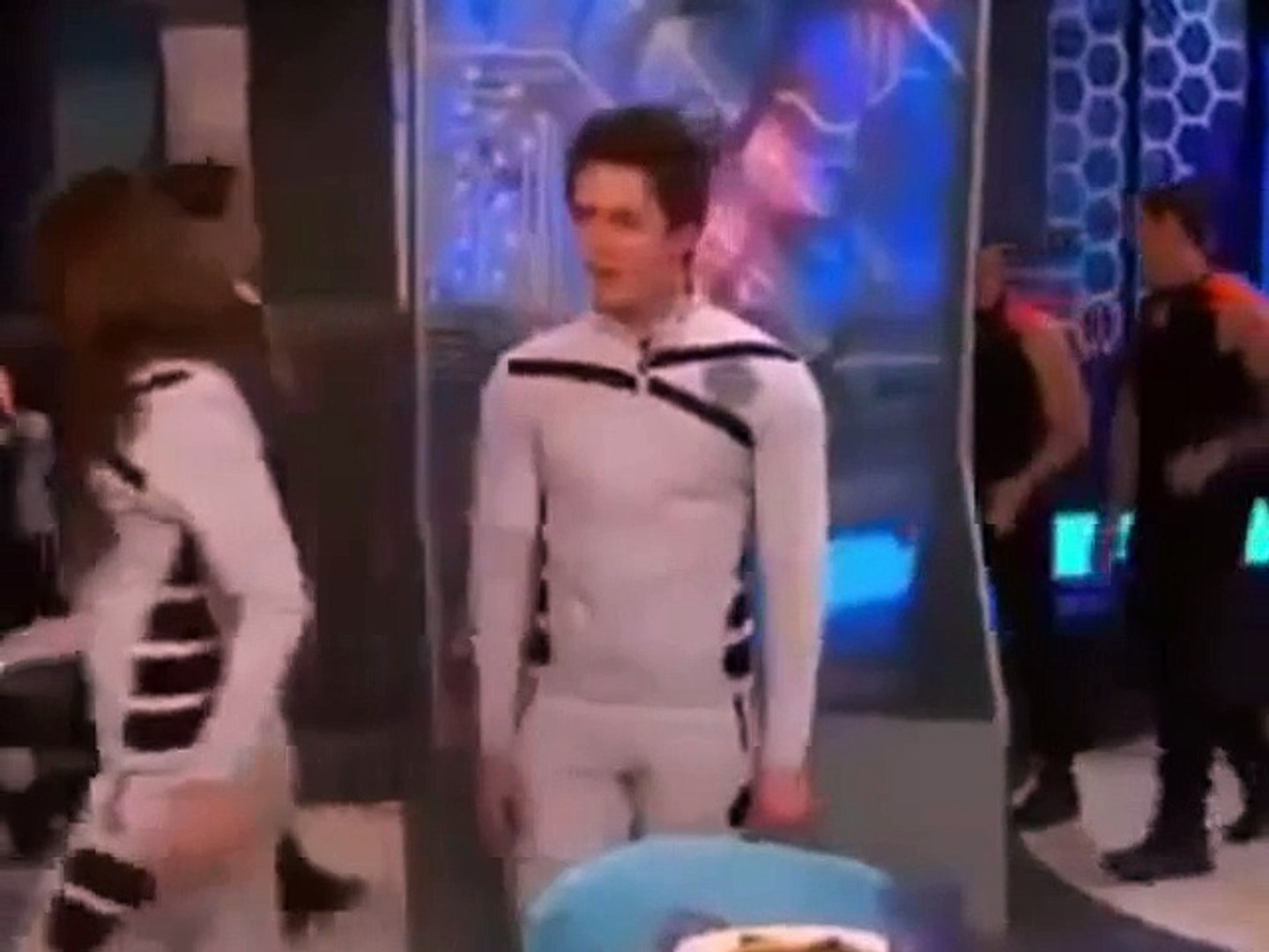 Lab Rats Spike Vs Spikette S4 Ep10 Video Dailymotion