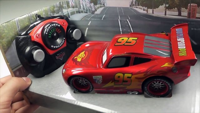 2 RC Pixar Cars MACK TRUCK & LIGHTNING MCQUEEN Disney Pixar RC cars